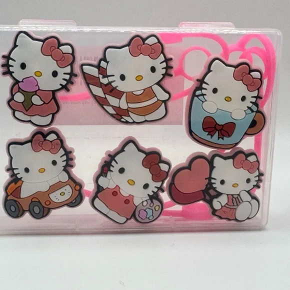 Hello Kitty Tumbler with 6 pack straw topper - Picture 3 of 3